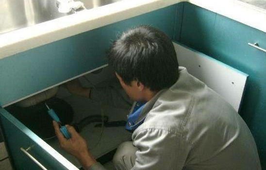 彭水十字街管道维修